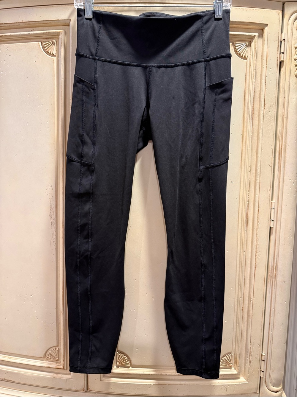 Athleta Ultimate Stash 7/8 Tight- High-Waist Black Leggings with Side Pockets